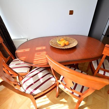 Vacation Apartment With Free Parking Сибиу Экстерьер фото