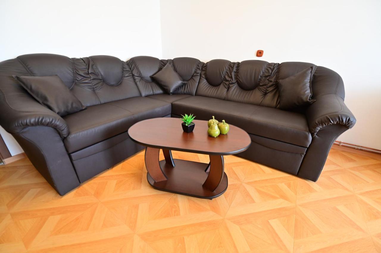 Vacation Apartment With Free Parking Сибиу Экстерьер фото