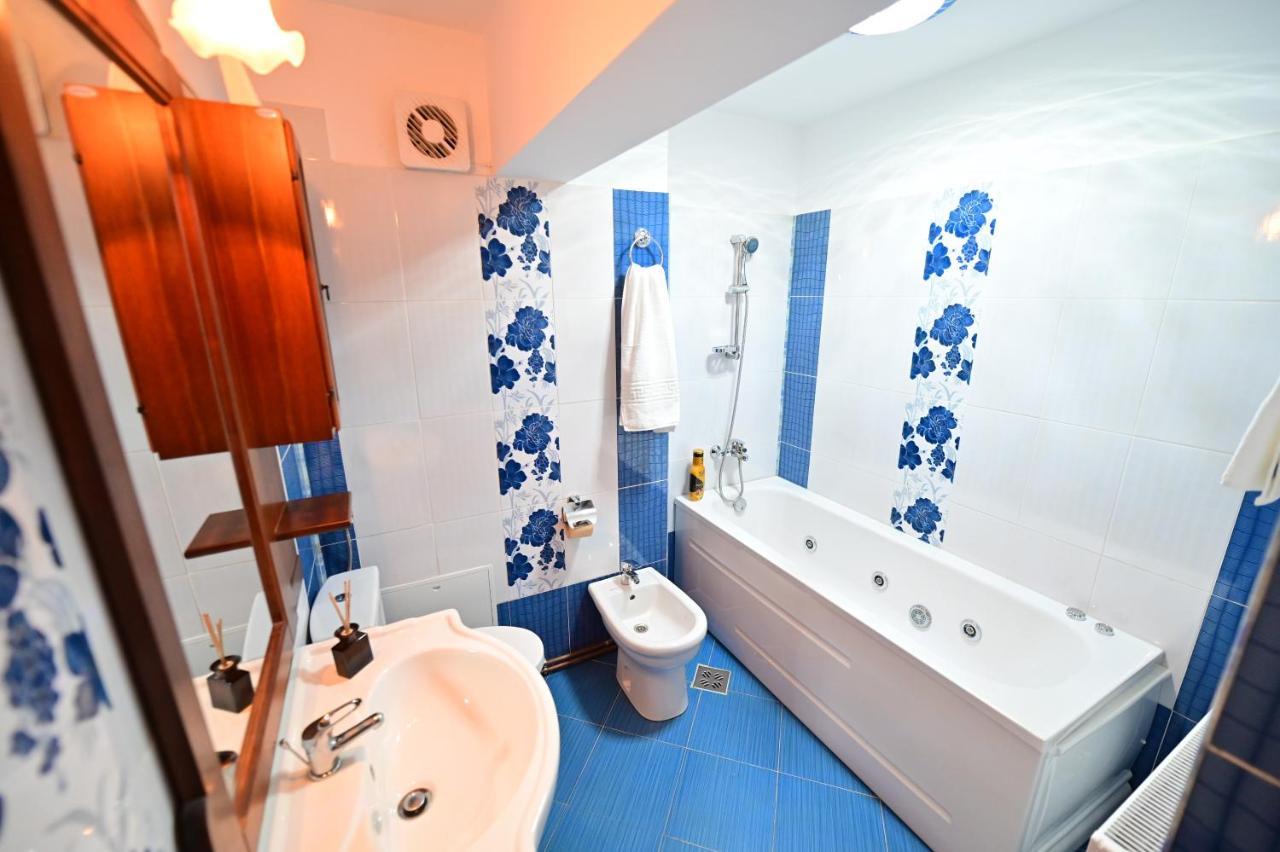 Vacation Apartment With Free Parking Сибиу Экстерьер фото